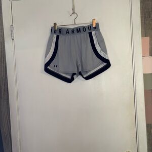Under Armour Size Medium Women's Gray and Navy Shorts